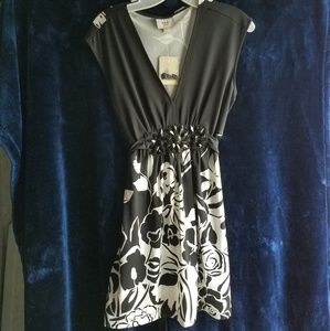 Blck/Wht dress--black bead/jewel waist